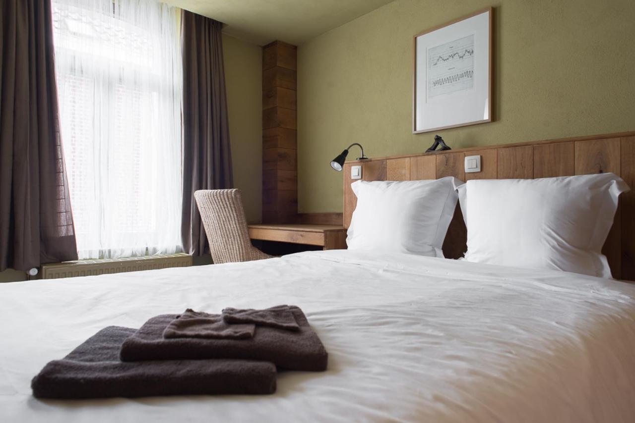 Poeziehotel Surplace - 15 Min Van Pairi Daiza & Industriezone Ghislenghien Bever 外观 照片