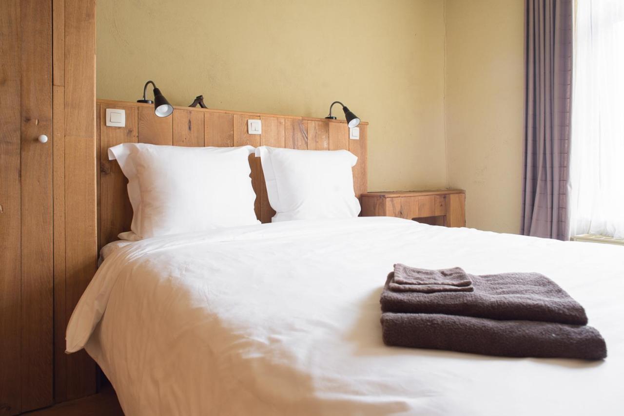 Poeziehotel Surplace - 15 Min Van Pairi Daiza & Industriezone Ghislenghien Bever 外观 照片