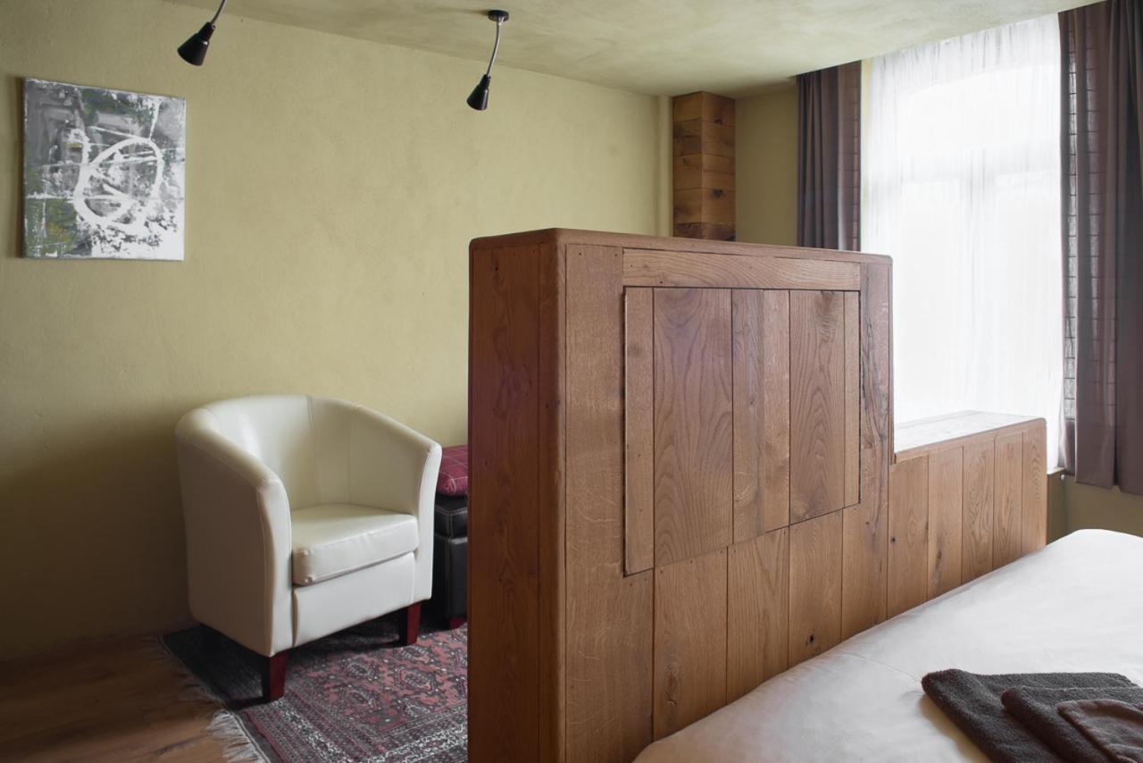 Poeziehotel Surplace - 15 Min Van Pairi Daiza & Industriezone Ghislenghien Bever 外观 照片
