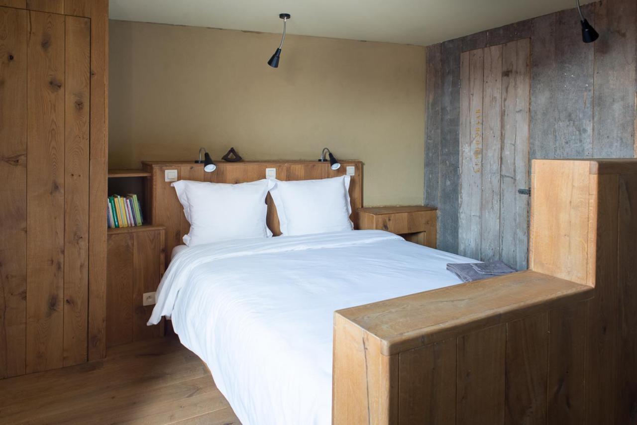 Poeziehotel Surplace - 15 Min Van Pairi Daiza & Industriezone Ghislenghien Bever 外观 照片